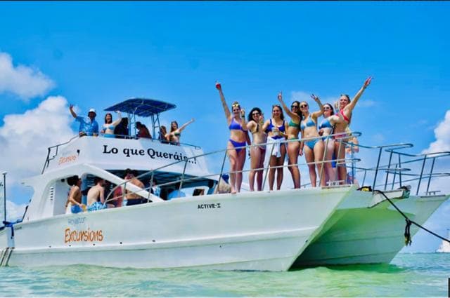 Punta Cana: Hip-Hop-Party-Kreuzfahrt mit offener Bar (nur für Erwachsene) — Guided tour and outdoor activity