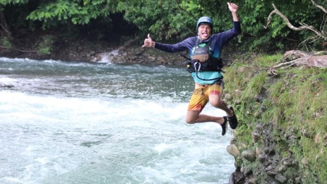 Fluss Sarapiquí: Wildwasser-Rafting-Abenteuer mit Snacks — Guided tour and outdoor activity